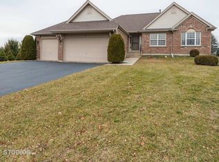 45 Farnsworth Ct, Port Barrington, IL 60010