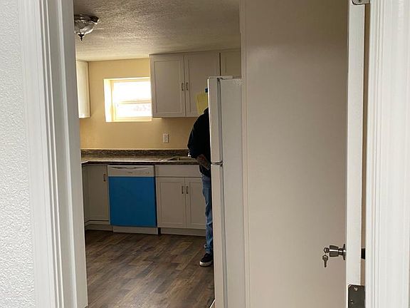 5th image of 204 E Columbia Dr APT A