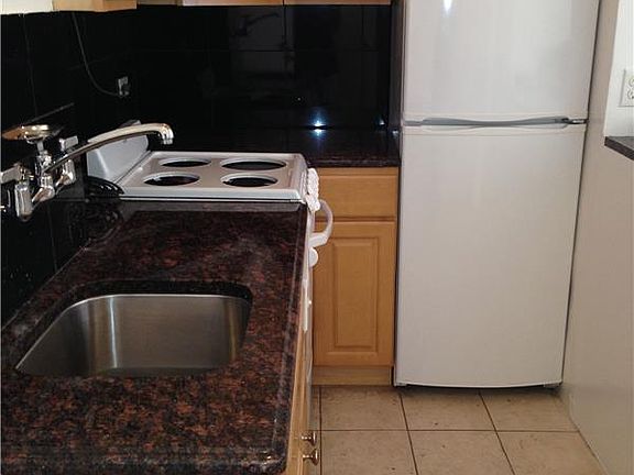 3rd image of 200 W 70th St APT 2K