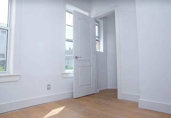 Rented by REAL New York | media 16