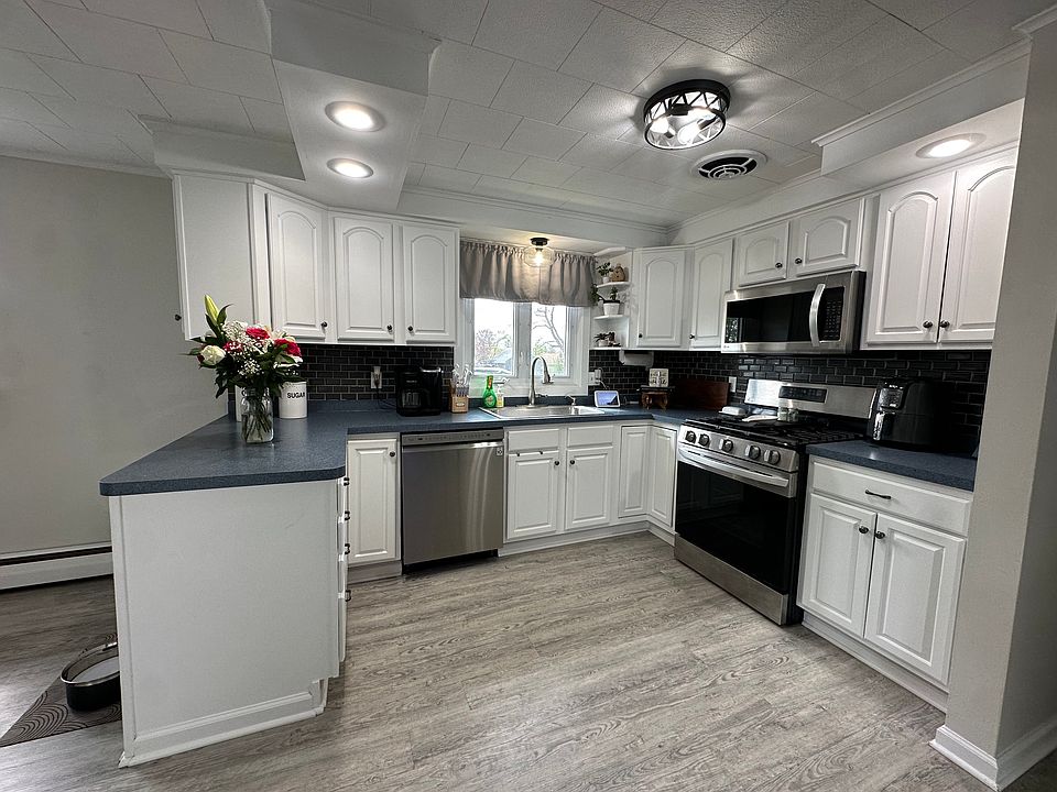 1st image of 264 Meadowlawn Rd