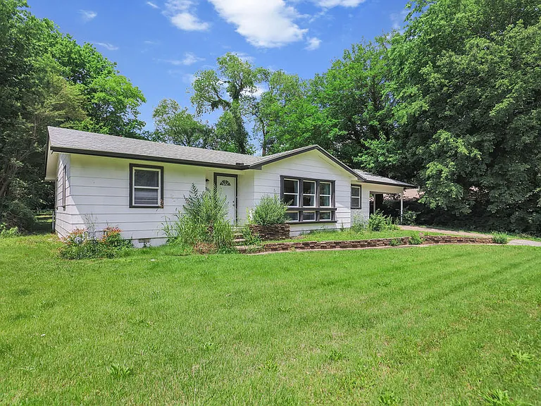 2300 W Holly St — Photo 12