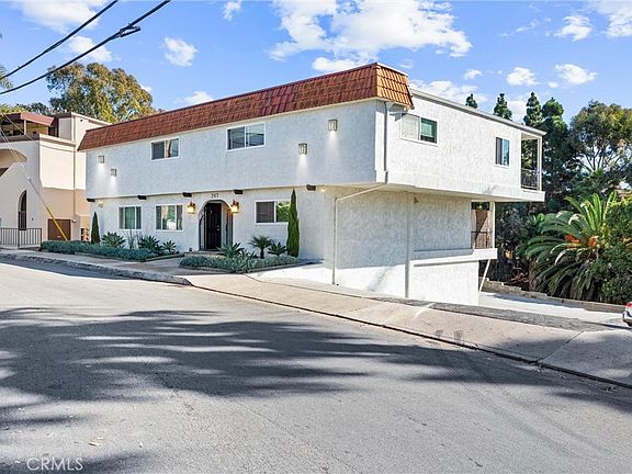 3rd image of 207 W Marquita