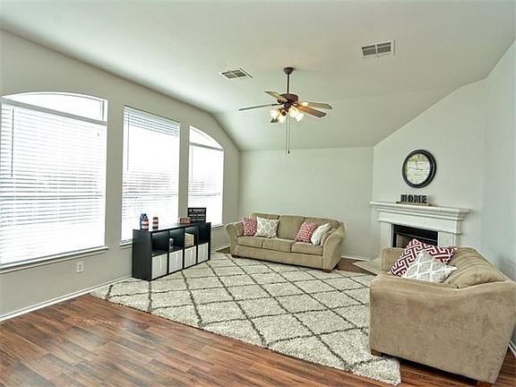 4th image of 3301 Taylor Falls Dr