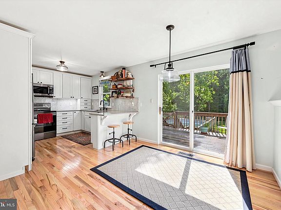 4th image of 144 Shepherd Ln