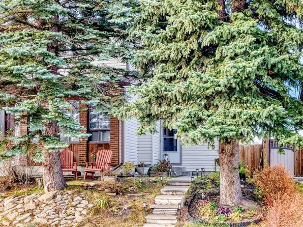 59 E Summerwood Rd SE, Airdrie, AB T4B 1W7