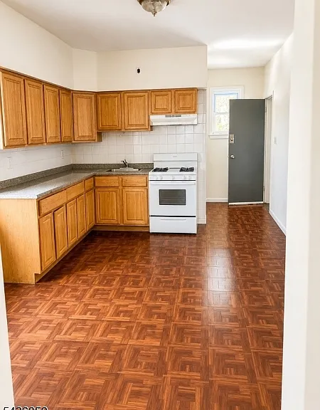 98 E Center St — Photo 9