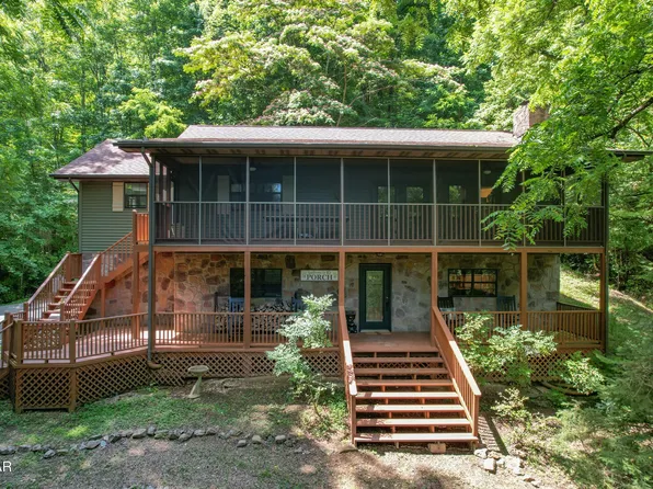 2360 Cove Mountain Ln, Sevierville, TN 37862