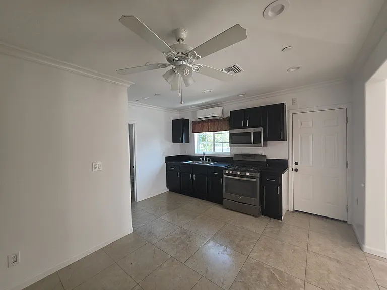 1038 Raymond Ave — Photo 13