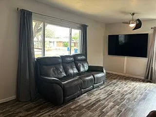 114 Carmel Dr — Photo 4