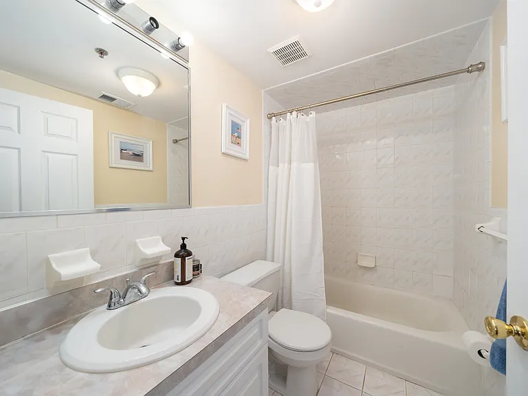 621 Monroe St #8B — Photo 9