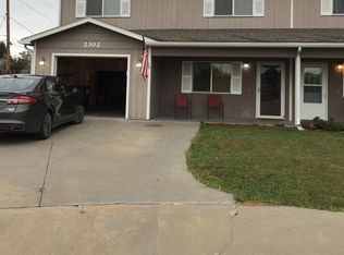 2302 Vineyard Cir, Manhattan, KS 66502
