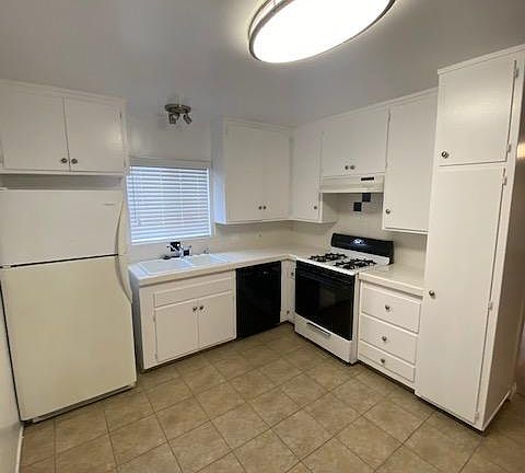 4th image of 3106 Bagley Ave