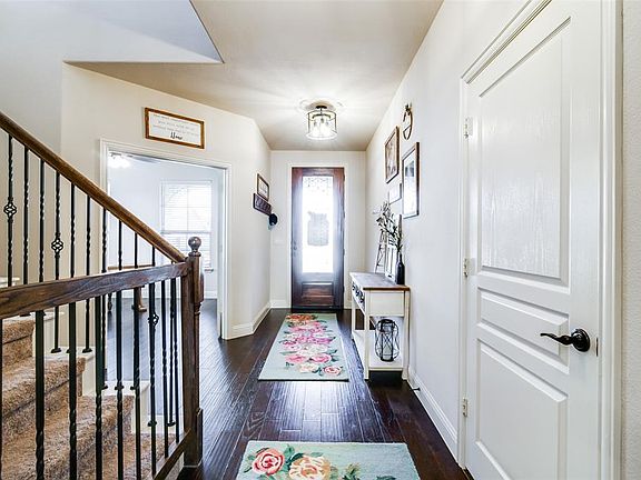 3rd image of 713 Hammond Dr