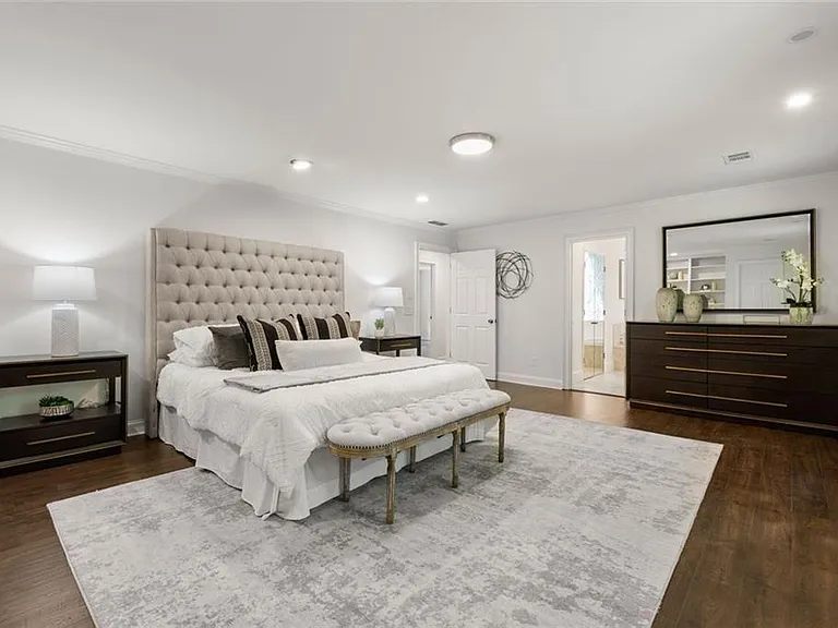 1260 Heards Ferry Rd — Photo 38