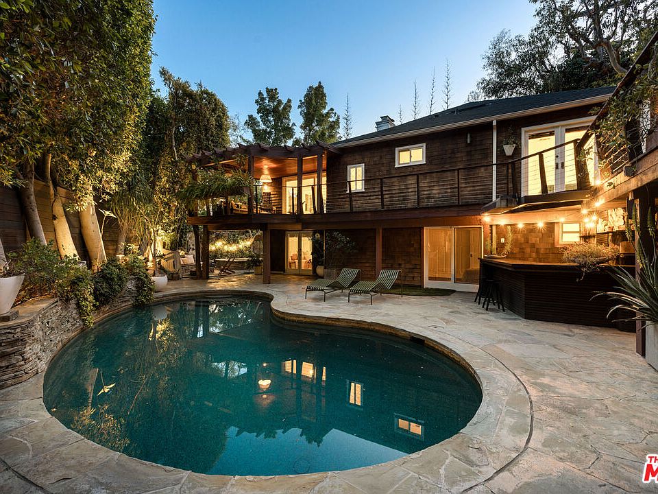 1st image of 2715 La Cuesta Dr