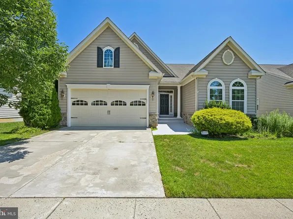 22 Josie Ln, Atco, NJ 08004