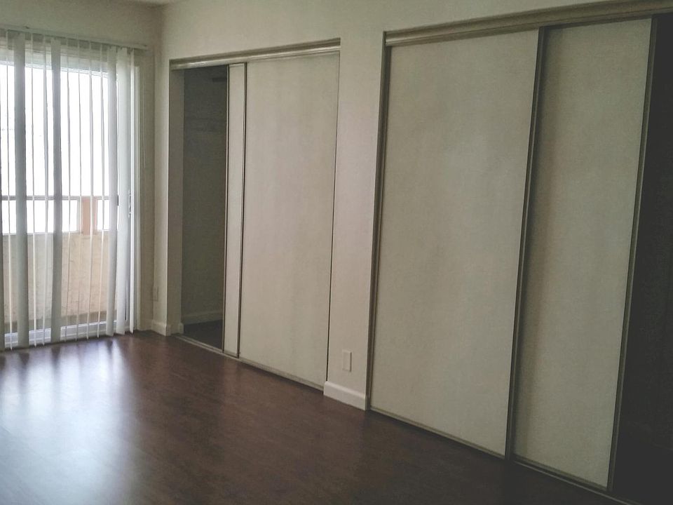 Master Bedroom Suite with ensuite bathroom, private balcony