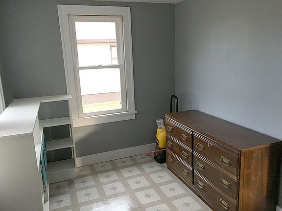 Mud Room (Rear Entrance)