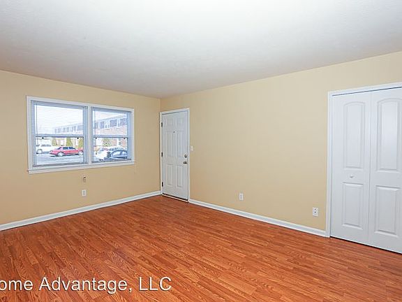 3rd image of 4801 Fury Way APT 22