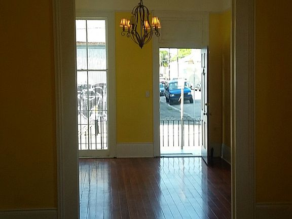 3rd image of 3401 Burgundy St