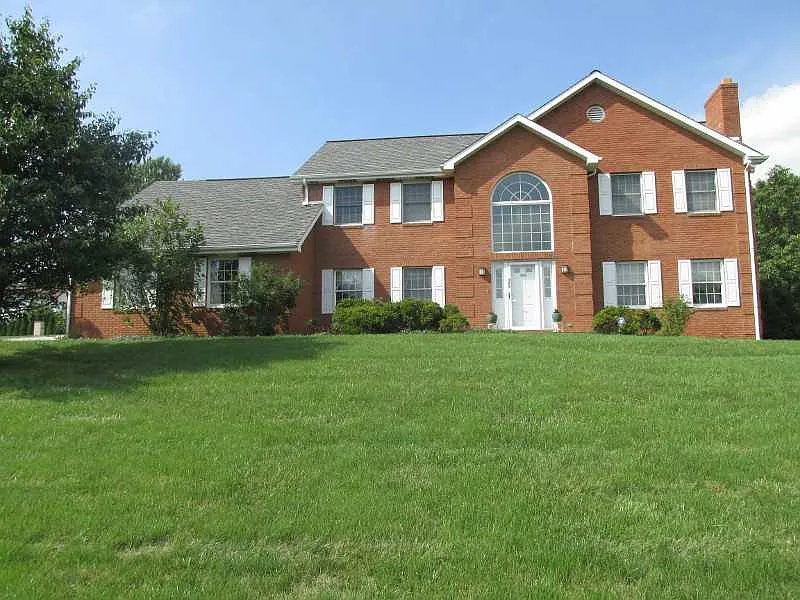 306 Saratoga Dr photo 1