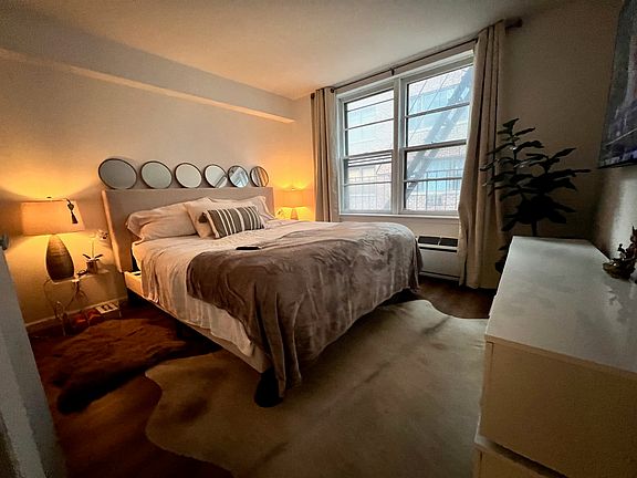 4th image of 319 E 53rd St #6E