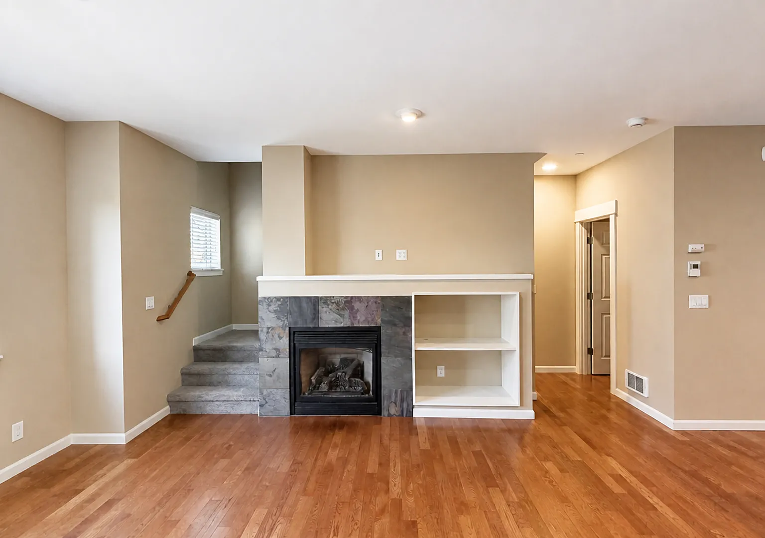 Beautiful three-bedroom townhome in Issaquah West Highlands Park — Photo 3