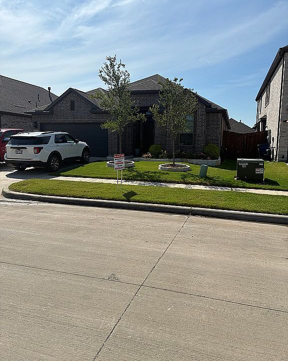 1st image of 1919 Huron Dr