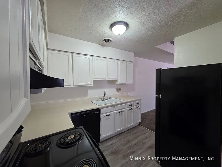 Whispering Oaks 1904 N. Midland — Photo 15