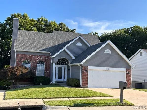 1971 Fox Pointe Dr, Arnold, MO 63010