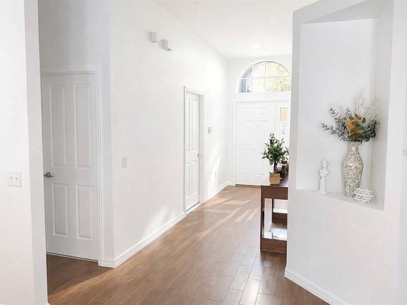 4th image of 2704 Lucas Lakes Ln
