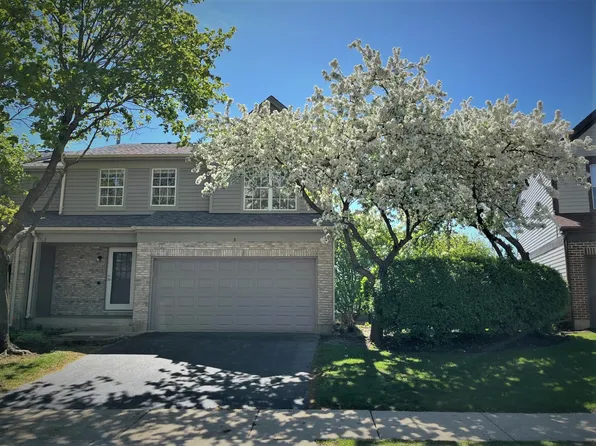 8 Oxford Ct, Algonquin, IL 60102