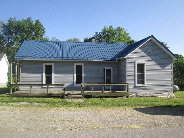 1st image of 409 E Main St