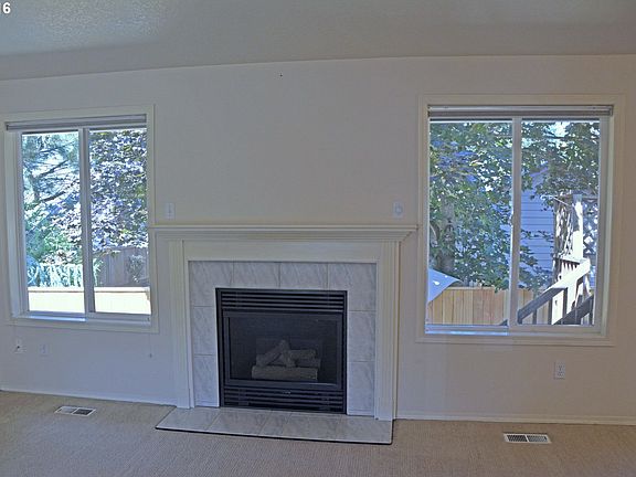 3rd image of 5308 NE 70th Cir