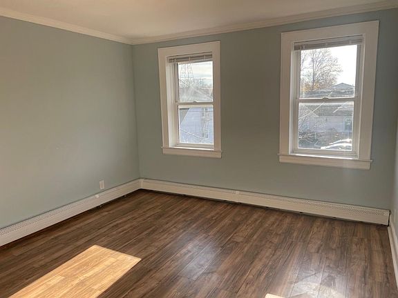 4th image of 26 King St Floor 2