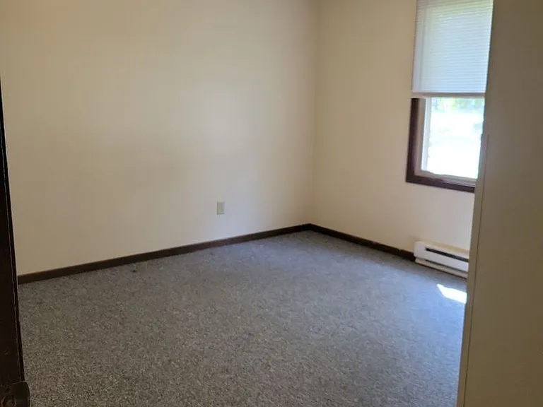 235 W Johnson St — Photo 14