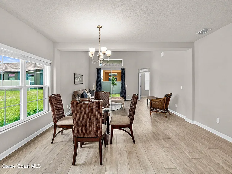 775 Simeon Dr — Photo 6