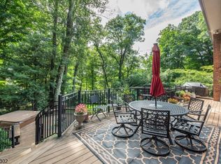 390 Ski Trl, Kinnelon Boro, NJ 07405