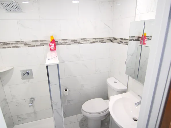 446 Bainbridge Street image 13 of 17