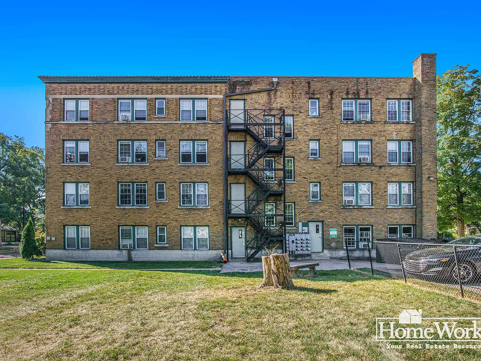 1 bed, 1.0 bath, 702 sqft, $899 — Photo 3