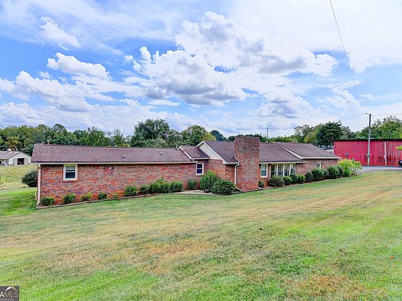 2nd image of 920 Hester Dr
