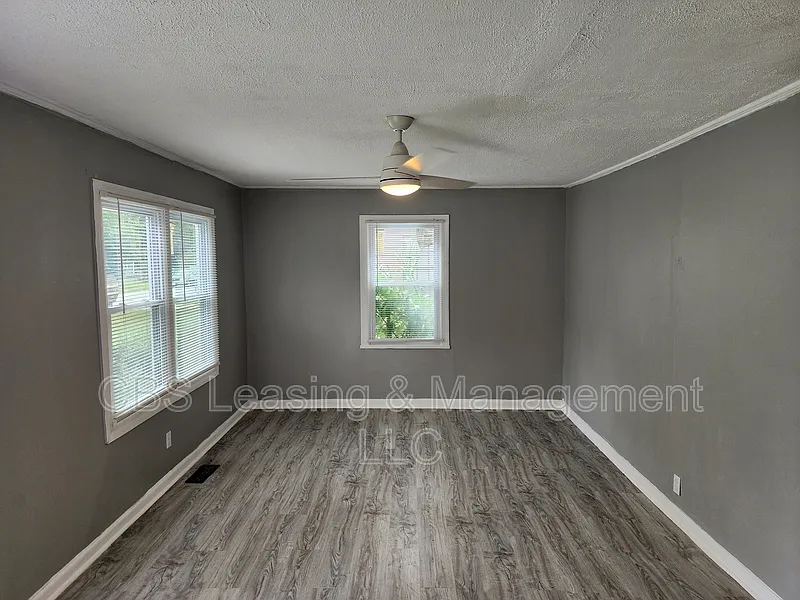 2 bed, 2.0 bath, 864 sqft, $1,200 — Photo 3