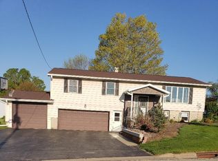 233 N Park St, Belmont, WI 53510