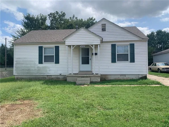 1416 Maple Dr, Midwest City, OK 73110