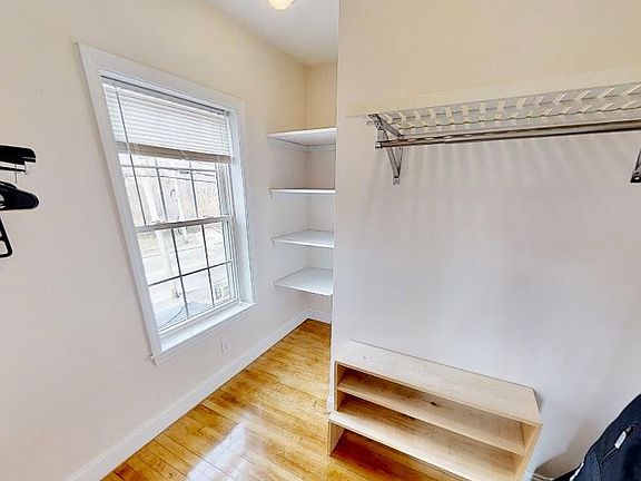 4th image of 329 N Franklin St #2