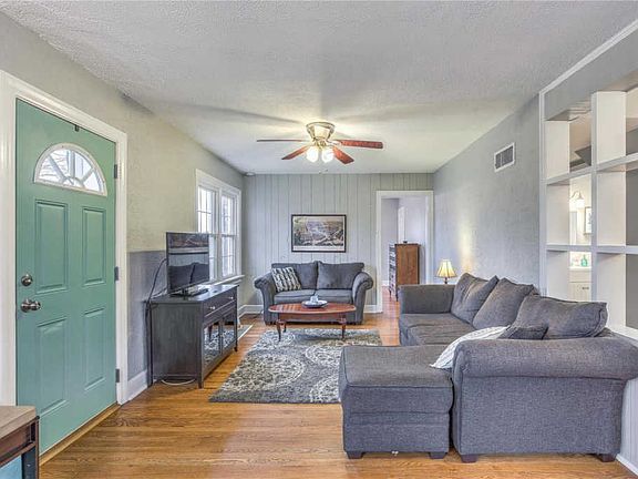 5th image of 8701 Charlton Ln