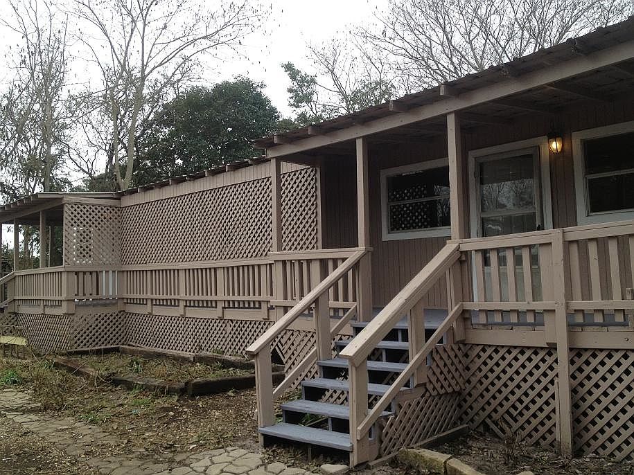 1st image of 706 Scott Way