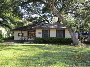 330 Caladium St, Lake Jackson, TX 77566