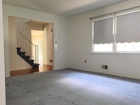 5th image of 281 Center St